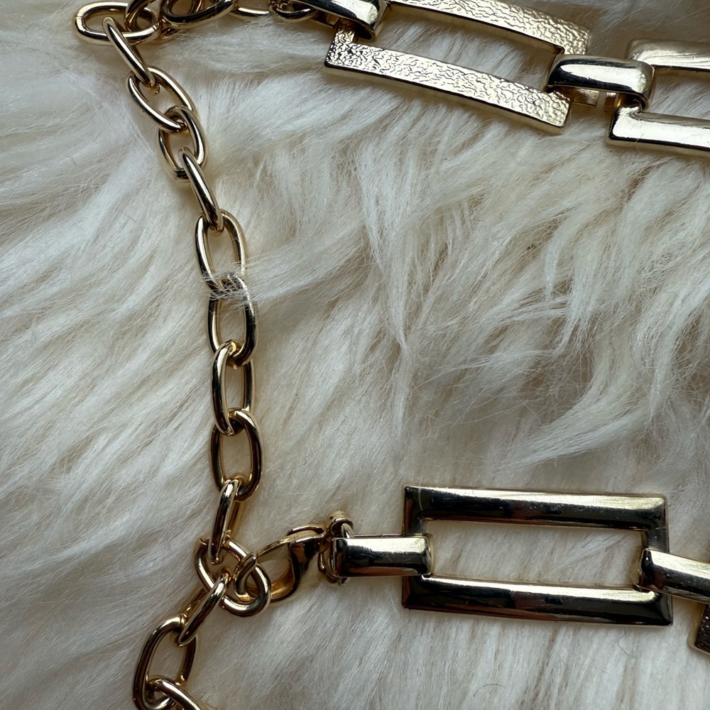 Gold Rectangular Link Belt - Picture 3 of 6